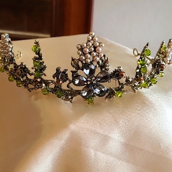 Vintage Princess Queen Headdress Jewelry Bridal or Sweet Sixteen. - Picture 12 of 16